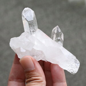 【現品お届け!】ミニ 水晶クラスター トマスゴンサガ産 約89グラム【パワーストーン 天然石 水晶クラスター ポイント 4月の誕生石 ミナスジェライス州 ブラジル 原石 置き物 浄化 風水イン