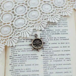 ( `[ ) Be[W xl`A `[ 25mm X 30mm (1) y pp z