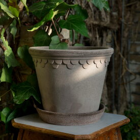 Bergs Potter 植木鉢 Copenhagen グレー φ25cm 受け皿付き 素焼き 底穴あり バーグスポッター コペンハーゲン 北欧 かわいい おしゃれ プランター 鉢 フラワーポット 観葉植物 室内 丸型 ガーデニング 陶器鉢 デンマーク nest