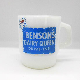 ファイヤーキング スタッキング・マグカップ 「Benson's Dairy Queen Drive-Ins (ベンソン デイリークイーン ドライブイン）」のアドバタイジング・マグ1960年代のビンテージ品です。刻印は、ANCHOR HOCKING 碇マーク Fire-King WARE MADE IN U.S.A