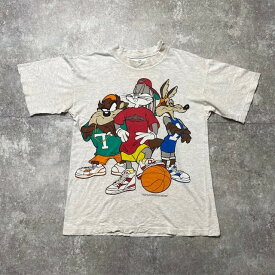 90's Looney Tunes basketball Tee ルーニーテューンズ バスケットボール バックスバニー タスマニアデビル ワイリーコヨーテ キャラデザ キャラクタープリント ヴィンテージ vintage 326U 貝塚店 IT5ZMMGP96BG 【中古】 RK326U