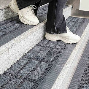 階段 滑り止めマット 屋外 玄関外マット 泥落としマット タイル 滑り止め 穴あき 泥除けマッ