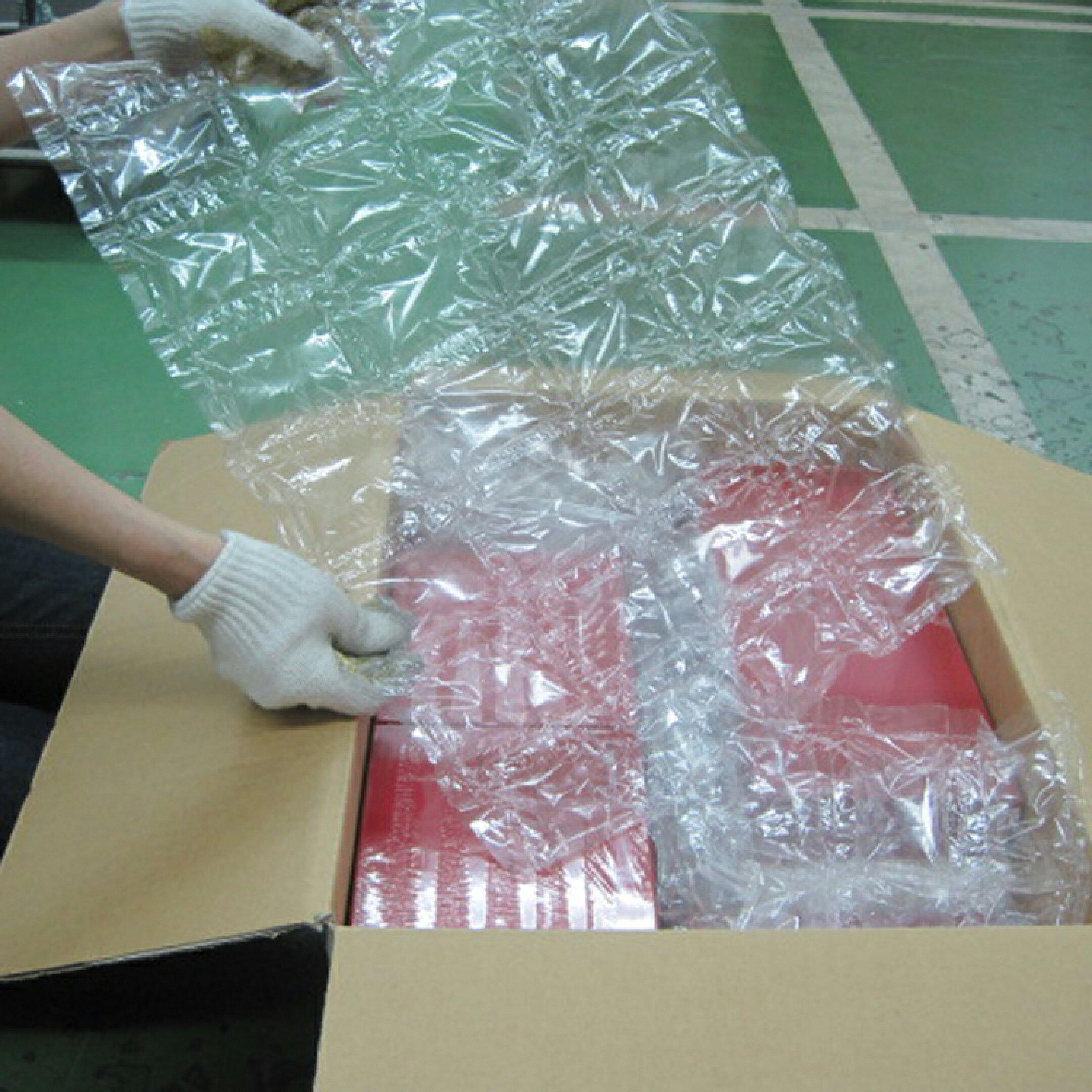 入念に緩衝材等を入れ補強し、丁寧に梱包して発送
