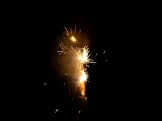 楽天市場 ブルブル 噴出花火 吹き出し花火 花火 噴出 おすすめ キャンプ 夏祭り お祭り はなび アウトドア 遊び 道具 遊具 庭 屋外 夏 噴出し花火 お盆 御盆 二次会の虎楽天市場店
