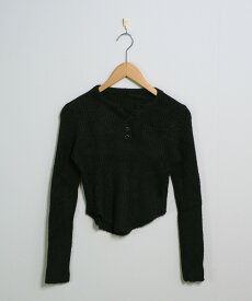 ヘンリーネック ポケット付き シャギーニット【即納】韓国ガーリー バレエコア ワンホン フェミニン 綺麗め 大人女子 トップス 長袖 ニット セーター カーブヘム 裾カーブ レディース 韓国 Y2Kファッション 韓国ストリート 流行り トレンド かわいい