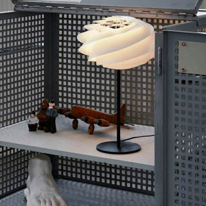 LE KLINT Ng tAv SWIRL TABLE Cg Ɩ k_ 