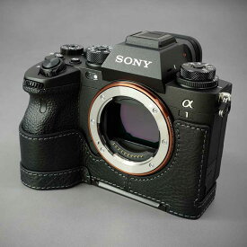 LIM'S SONY α1 / α7 IV 用 イタリアンレザー カメラケース Black ブラック おしゃれ かっこいい 高級 高品質 本革 ケース メタルプレート A1 リムズ 日本正規販売店 SY-A1DBK