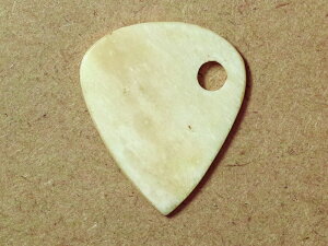 qcW̊pōꂽVRfނ̃eBAhbvsbN 2.0mm | Animals Pedal Wild Picks (RAHR-TD-N-WH-SH-S) Ram Horn Tear Drop White Side Hall Small 2mm X[TCYy䂤pPbgΉ\z