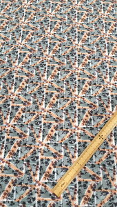 �y���o�e�B�E�t�@�u���b�N�X�z�s2025�N�V�G�^�[�i���t���Y���T�C�N���i�C�������b�v�X�g�b�v���n (�G�^�[�i��) Floral Flag (�t���[�����E�t���b�O) 363J6843S50-XR (���ݍ�×�I�����W)