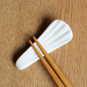 箸置き おしゃれ かわいい (7cm 羽根型)【カトラリーレスト スプーン置き 白磁 小さい 無地 シンプル カフェ 強化磁器 アウトレット 訳あり】