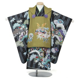 【週末限定クーポン配布中】【レンタル】 七五三 男の子 被布 9点セット 被布レンタル フルセット sbw3307 【往復送料無料】 三歳 男児 被布 100cm ブランド 【陽気な天使】 七五三着物 黒 緑 矢絣 兜 古典 被布 3歳 ジュニア レンタル着物 七五三 753 前撮り