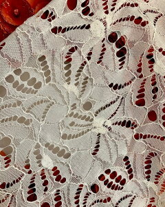 大きな花柄の洗えるコードレース【白】NB2491TR日本製(福井県産)