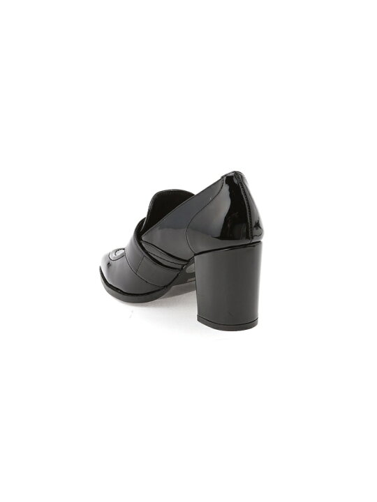 楽天市場】【SALE／70%OFF】ゴールドラックエナメルローファー Noela 