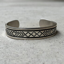 インディアンジュエリー Indian Jewelry スタンプワーク バングル Bruce Morgan ブルースモーガン 181mm シルバーバングル Silver
