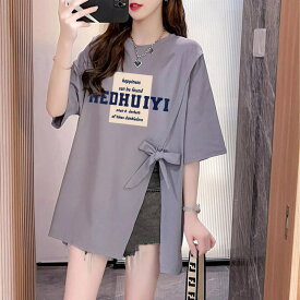【マラソン限定★P5倍＆クーポン】レディース Tシャツ 半袖 夏 新作 綿 ゆったり トップス ロング丈 スリット入り アシンメトリー カジュアル 体型カバー 大きいサイズ かわいい おしゃれ 英字ロゴプリント バックリボン付き 着痩せ コットンTシャツ
