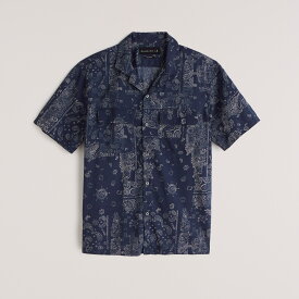 【6月中はエントリーで必ずP10倍!!】 Abercrombie＆Fitch (アバクロンビー＆フィッチ) 半袖シャツ キャンプカラーシャツ (90s Short-Sleeve Camp Collar Button-Up Shirt) メンズ (Navy Blue Print) 新品 (Relaxed)