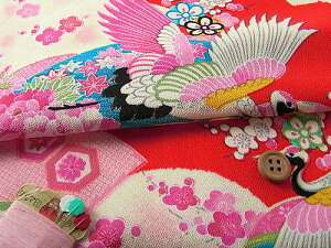 一越ちりめん・鶴に扇(赤) 10cm単位 切り売り