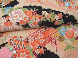 一越ちりめん・波文様に花(黒) 10cm単位 切り売り