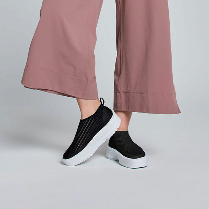 楽天市場】ウーフォス 厚底 リカバリーシューズ OOFOS OOmega Chukka 