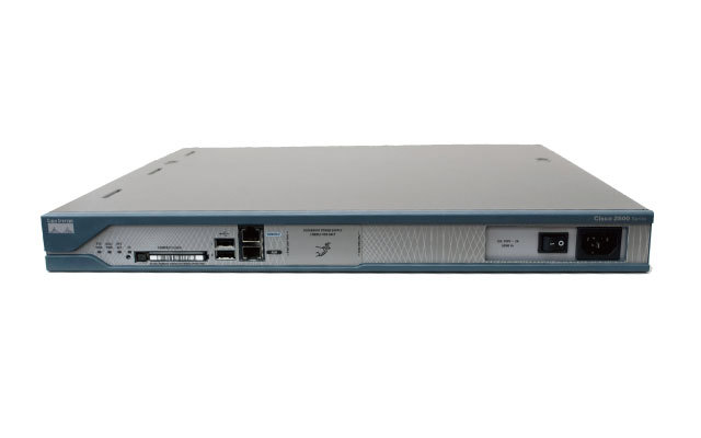 データ 音声 ビデオ ワイヤレスの複数サービスを安全かつワイヤ スピードで提供するために最適化されたサービス統合型ルータ DRAM256MB Cisco2811 入手困難 Flash64MB F64M 限定モデル 中古 D256M