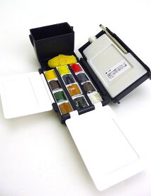 【お取り寄せ品】ウィンザー＆ニュートン（WINSOR&NEWTON)プロフェッショナルウォーターカラーハーフパン 12色 フィールドボックスセット 透明 水彩 絵具