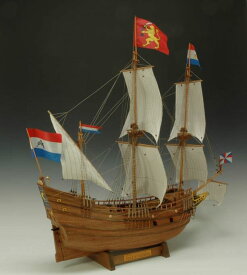 【送料無料】　ウッディジョー　木製帆船模型　1/40　ハーフムーン
