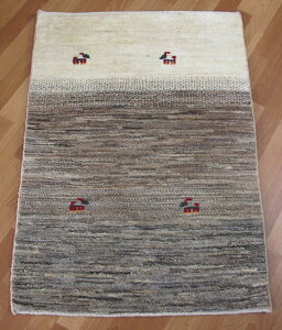 イラン製 ゾランヴァリ ギャッベ 玄関マット 116×76cm 手織り 天然 ウール100% 草木染 おしゃれ かわいい 北欧 ラグ 絨毯 マット ラグマット カーペット 厚手 屋内 室内 ギャベ 床暖房対応 ホッ