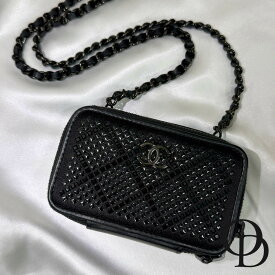シャネル CHANEL ソーブラック スタッズ ミニチェーンウォレット ブラック So Black Studded Mini Chain Wallet Black