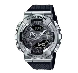 CASIO（カシオ） G-SHOCK　腕時計　GM-110-1AJF （26400）　鍛造成形ベゼル. 約20工程の鍛造と切削・研磨を経て、凹凸の多い表面形状から、組み立て精度を左右する裏面形状まで精緻に成形。 Gショック