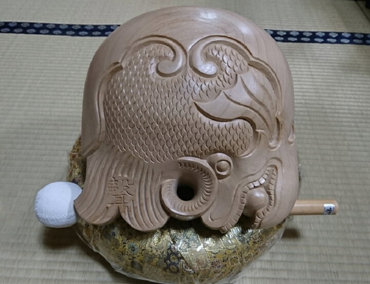 楽天市場】【受注生産商品】 最高級木魚セット 本楠鯱彫り8寸聲木魚 