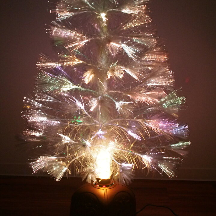 楽天市場】クリスマスツリー90cmホワイト ファイバーツリー あす楽 北欧 おしゃれ 卓上 テーブル 豪華 LED ライト付き 光る 光源 電飾 光ファイバー 小さい 小さめ 小型 ミニ 飾り 装飾 星 ツリートップ イルミネーション 足元 組み立て簡単 クリスマスツリー ファイバー ... 楽天市場】クリスマスツリー90cmホワイト ファイバーツリー あす楽 北欧 おしゃれ 卓上 テーブル 豪華 LED ライト付き 光る 光源 電飾 光ファイバー 小さい 小さめ 小型 ミニ 飾り 装飾 星 ツリートップ イルミネーション 足元 組み立て簡単 クリスマスツリー ファイバー ...