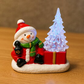【最大2000円OFFクーポン★10/4(日)20:00-10/18(日)23:59】LEDセラミックスノーマンツリー クリスマス おしゃれ かわいい 北欧 セラミック 卓上 デスク テーブル 飾り 装飾 置物 小物 雑貨 LEDライト 雪だるま クリスマスツリー インテリア ディスプレイ クリスマス