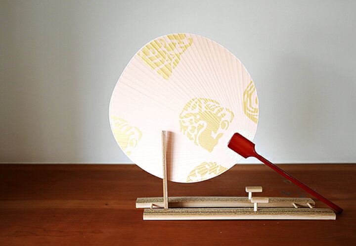 楽天市場 江戸からかみ 丸団扇 兎と波 ピンク 金 たとう紙入り Table Style