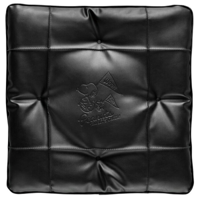 スヌーピー 綿入角クッション チア ブラック スヌーピー 車 クッション カー用品 カーグッズ 角型クッション シートクッション カークッション 車 用品 レザー調 黒 合皮 上品 Snoopy スヌーピーグッズ おしゃれ かわいい キャラクター グッズ 大人 向け プレゼント