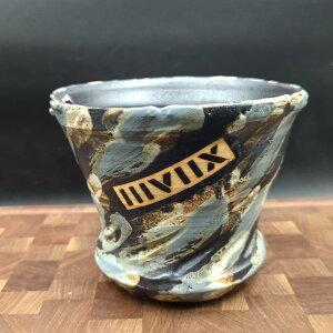 陶器製 植木鉢 2Lサイズ Mad Army マッドアーミー モノトーン カモフラ柄 迷彩 ミリタリー by IIIVIIX イーヴィックス 一点物 コーデックス アガベ 塊根植物 多肉植物 グラキリス エケベリア パキ