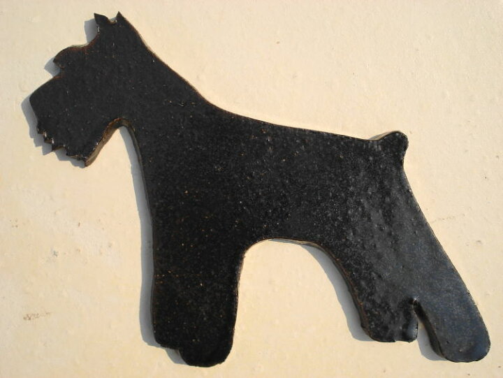 楽天市場 送料無料 犬のデザイン シルエット 新作 陶器 焼き物の表札 犬の表札 7 Datta やちむんとシーサーの工房