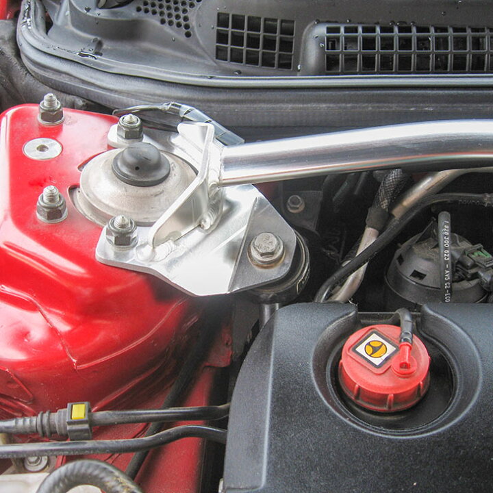 楽天市場】アルファロメオ 147GTA/156/GT2.0 ストラットタワーバー 