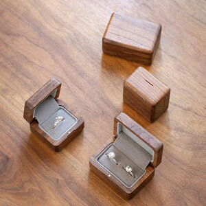 指輪ケース 指輪入れ リングケース 木製 無垢材 マグネット式 指輪収納 指輪置き アクセサリー収納 収納箱 プロポーズ 結婚指輪 婚約指輪 ボックス リングボックス 天然木 ウッド ガラス お