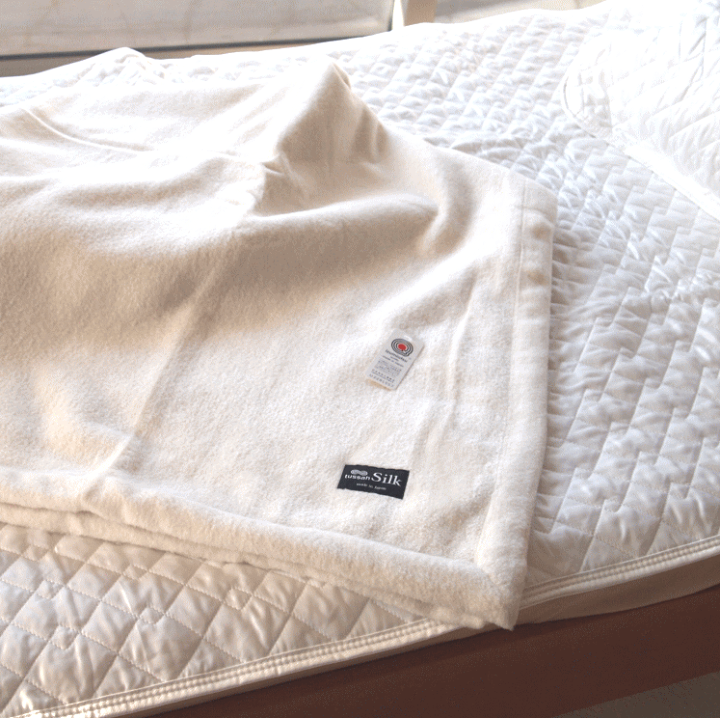 楽天市場】タッサ―シルクブランケット シングルサイズ シルク毛布 沙羅