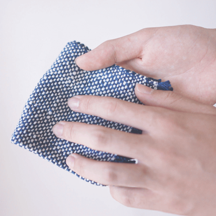 楽天市場】ガラ紡のハンカチ 和紡布 ポケットにも入れやすいように