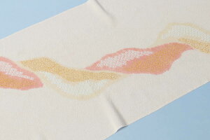 帯揚げ 正絹 絞り 薄いピンク色 龍工房 高級 和服 礼装 着物 袋帯 名古屋帯 おしゃれ フォーマル 袷 単衣 パーティー 入学式 結婚式 七五三 礼装用 色留袖 訪問着 付下げ 無地 小紋 色無地 着