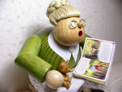 【即日発送】ＫＷＯ煙だし人形・物語を語る人【送料無料】ドイツ・エルツ地方・ザイフェン | おもちゃの国　オズ