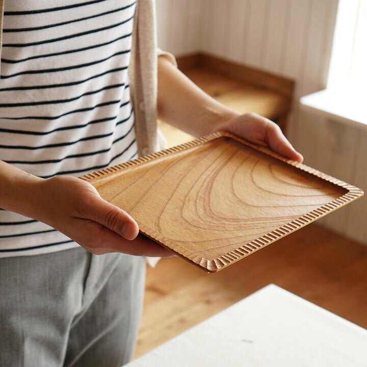 楽天市場 Indigo Furniture スクエアプレートm 木製 トレイ トレー お盆 彫り Tray インディゴファニチャー 国産 木のトレー おしゃれ シンプル カフェ On La Cru