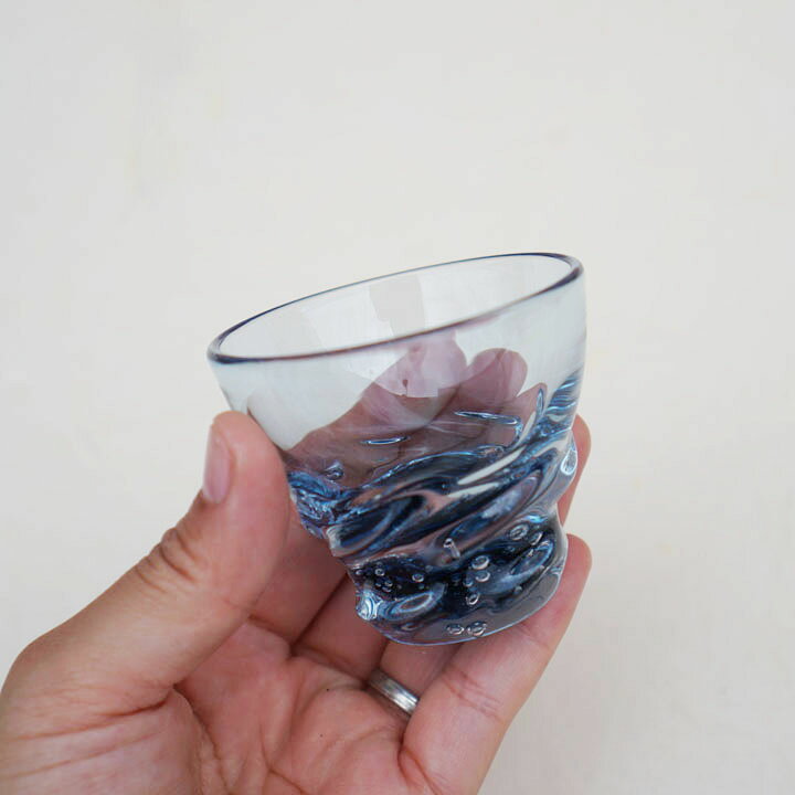 楽天市場】能登島ガラス工房 流 ぐい呑み 能登藍│青 酒器 おちょこ 