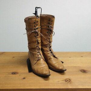 ブーツスタンド蹄鉄タイプ:黒塗装 ショートブーツからロングブーツまで対応可能 高さ調整可能 長靴 レインブーツ ブラック おしゃれ 店舗什器 陳列 収納 アパレル店舗 展示 インテリア ク