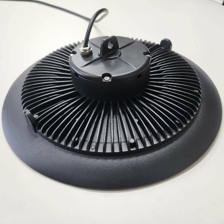 楽天市場】200W 高天井照明 水銀灯風LED投光器 6000k UFO型 倉庫 工場 
