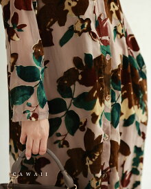 （S~M対応）ベロア調の花が浮かぶシャツミディアムワンピース