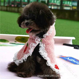 犬服 小型犬 秋冬 防寒 保温 あったか 中綿入り マント ケープ かわいい いちご柄 ストロベリープリント ピンク ベージュ 二足タイプ お散歩 お出かけ用 ドッグウェア 高品質素材で快適な着心地抜群の防寒服