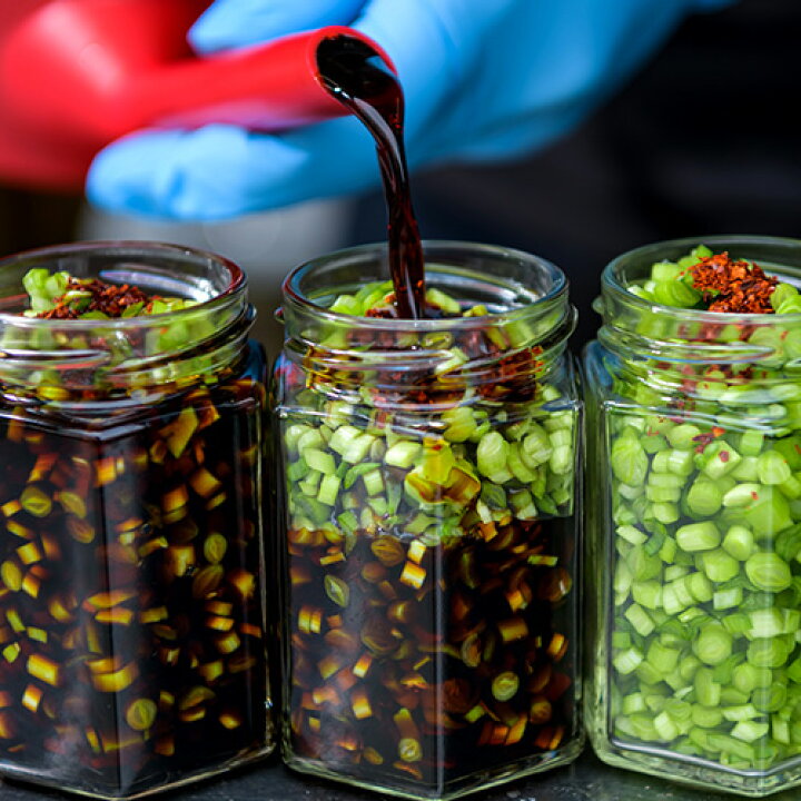 楽天市場 大分県産にらをたっぷり使用 ３種類のニラ醤油 ギフトbox ギフト袋付き 各140g 食べる調味料 オリジナル九州醤油 万能調味料 ご飯のお供 Log Style 送料込 Oiki おんせん県おおいた Online Shop