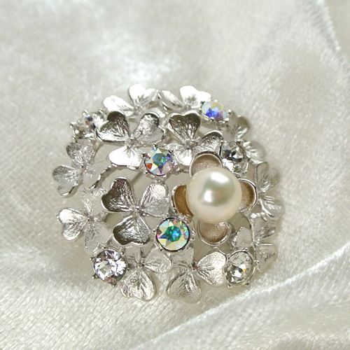 【楽天市場】国産アコヤ真珠 6.5ミリ珠 花手毬 丸型ブローチ